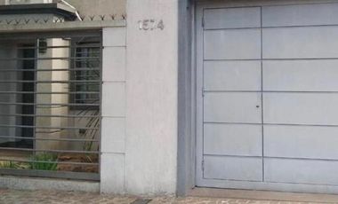 Casa moderna de 3 ambientes ubicada en Banfield Este