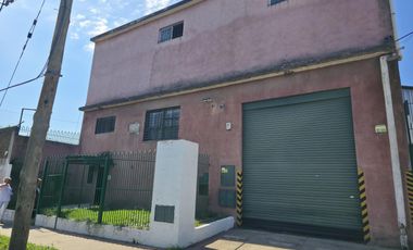 Venta Galpón en  Adrogue en Zona Comercial