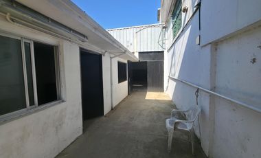 Venta Galpón en  Adrogue en Zona Comercial