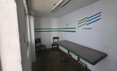 Venta Galpón en  Adrogue en Zona Comercial