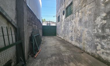 Venta Galpón en  Adrogue en Zona Comercial