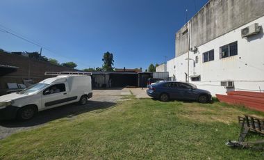Venta Galpón en  Adrogue en Zona Comercial