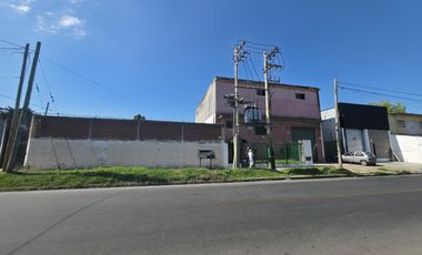 Venta Galpón en  Adrogue en Zona Comercial