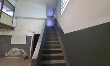 Venta Galpón en  Adrogue en Zona Comercial