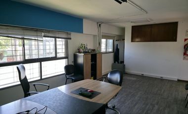 Venta Galpón en  Adrogue en Zona Comercial