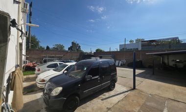 Venta Galpón en  Adrogue en Zona Comercial