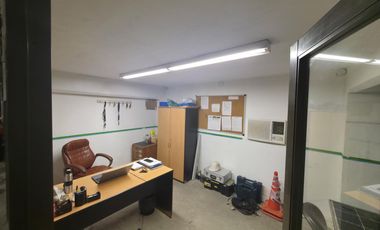 Venta Galpón en  Adrogue en Zona Comercial
