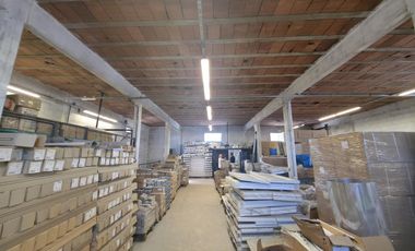 Venta Galpón en  Adrogue en Zona Comercial