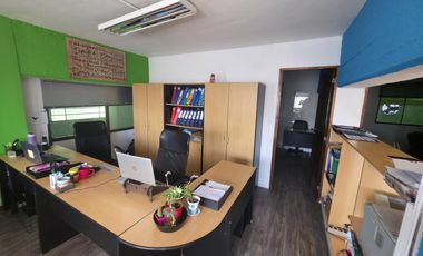 Venta Galpón en  Adrogue en Zona Comercial