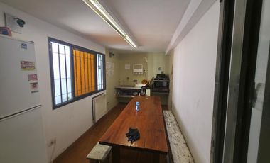 Venta Galpón en  Adrogue en Zona Comercial