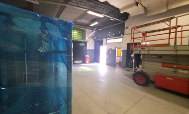 Venta Galpón en  Adrogue en Zona Comercial
