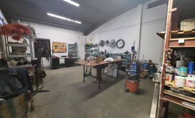 Venta Galpón en  Adrogue en Zona Comercial
