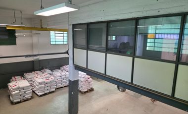 Venta Galpón en  Adrogue en Zona Comercial