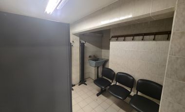Venta Galpón en  Adrogue en Zona Comercial