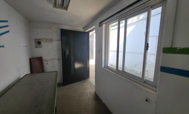 Venta Galpón en  Adrogue en Zona Comercial