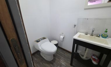 Venta Galpón en  Adrogue en Zona Comercial