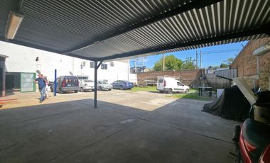 Venta Galpón en  Adrogue en Zona Comercial