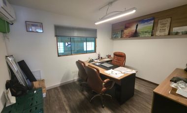 Venta Galpón en  Adrogue en Zona Comercial