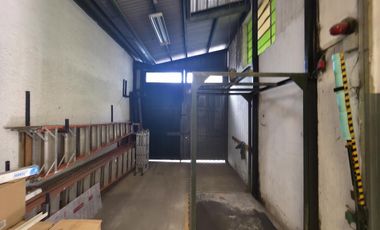 Venta Galpón en  Adrogue en Zona Comercial