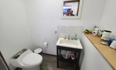Venta Galpón en  Adrogue en Zona Comercial