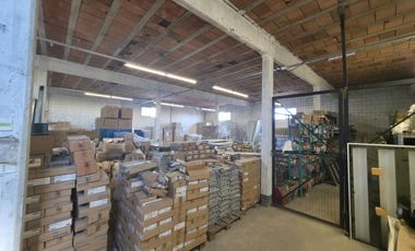 Venta Galpón en  Adrogue en Zona Comercial