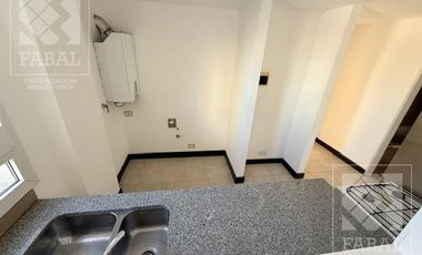 Departamento alquiler Centro, 2 dormitorios, baño y cochera