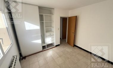 Departamento alquiler Centro, 2 dormitorios, baño y cochera