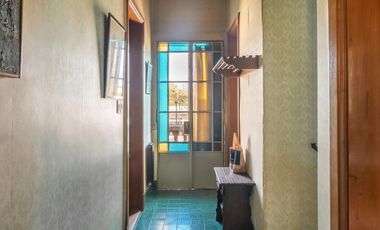 CASA -  VENTA - 5 AMB - COCHERA - JARDÍN - COGHLAN
