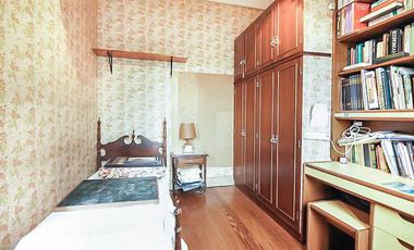 CASA -  VENTA - 5 AMB - COCHERA - JARDÍN - COGHLAN