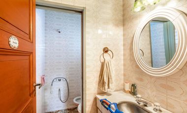 CASA -  VENTA - 5 AMB - COCHERA - JARDÍN - COGHLAN