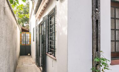 CASA -  VENTA - 5 AMB - COCHERA - JARDÍN - COGHLAN