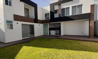 CASA EN RENTA EN ESQUINA LOMAS DE ANGELOPOLIS PUEBLA