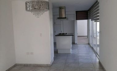 CASA EN RENTA EN ESQUINA LOMAS DE ANGELOPOLIS PUEBLA