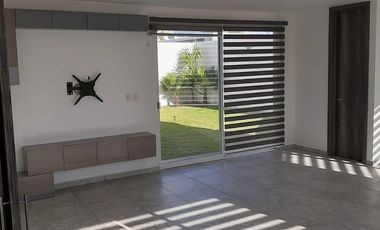 CASA EN RENTA EN ESQUINA LOMAS DE ANGELOPOLIS PUEBLA