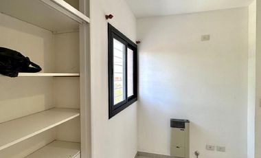 Departamento en Venta de 2 Ambientes. Con cochera. Zárate