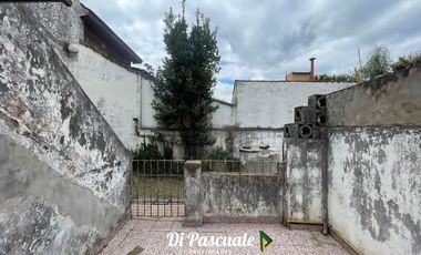 Venta Apto Crédito Hipotecario PH 3 Ambientes con Patio y Garage - Paso Del Rey Norte