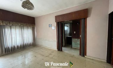 Venta Apto Crédito Hipotecario PH 3 Ambientes con Patio y Garage - Paso Del Rey Norte