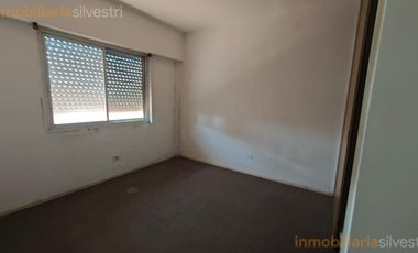 Esquel 1399 Ezpeleta, Quilmes-Departamento de 3 dormitorios en VENTA