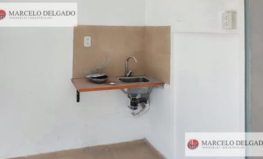 Depósito con entrepiso y doble ingreso – 100 m² – Villa Santa Rita