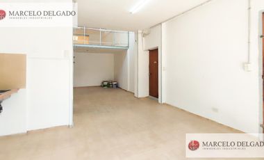 Depósito con entrepiso y doble ingreso – 100 m² – Villa Santa Rita