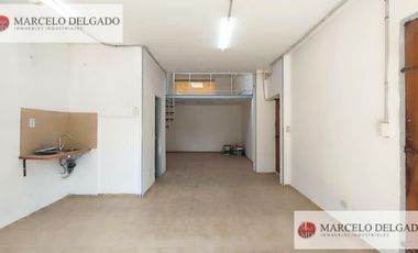 Depósito con entrepiso y doble ingreso – 100 m² – Villa Santa Rita