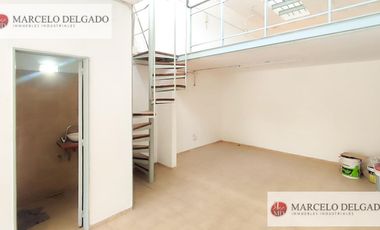 Depósito con entrepiso y doble ingreso – 100 m² – Villa Santa Rita