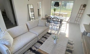 Casa  en Venta 4 ambientes con Jardín en Decs Tortugas