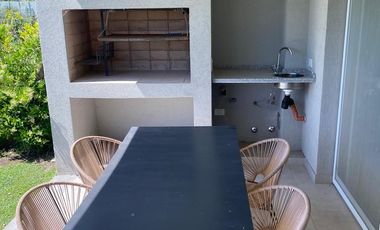 Casa  en Venta 4 ambientes con Jardín en Decs Tortugas