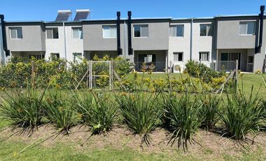 Casa  en Venta 4 ambientes con Jardín en Decs Tortugas