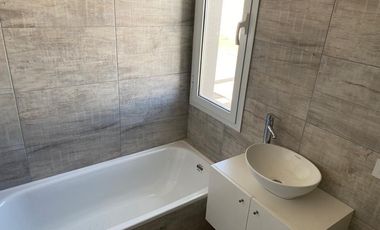 Casa  en Venta 4 ambientes con Jardín en Decs Tortugas