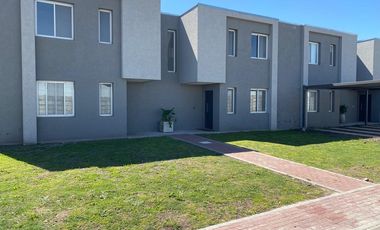 Casa  en Venta 4 ambientes con Jardín en Decs Tortugas