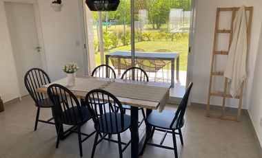 Casa  en Venta 4 ambientes con Jardín en Decs Tortugas