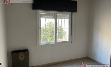 Casa de 4 ambientes en alquiler -Merlo