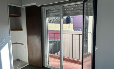 Casa de 4 ambientes en alquiler -Merlo